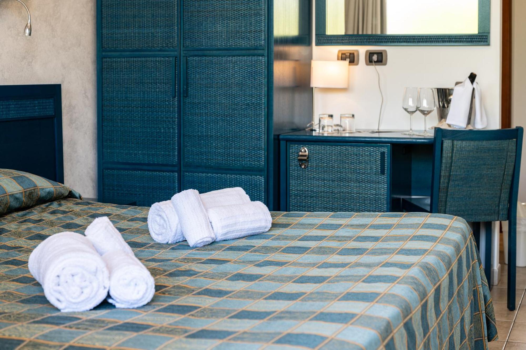Hotel Baia Del Capitano Cefalù Εξωτερικό φωτογραφία